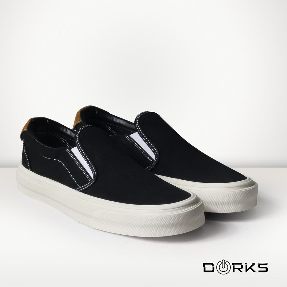 だ DORKS - Slip On Black | Sepatu Original | Sepatu Pria | Sepatu Sekolah | Sepatu Murah ৳