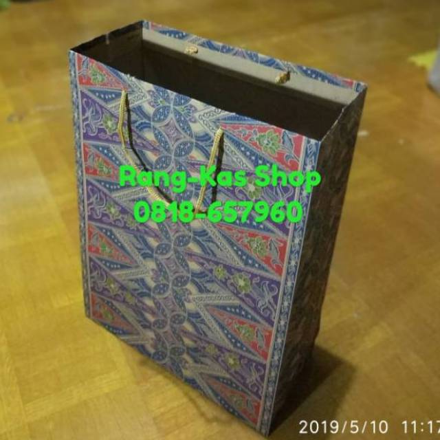 

Paperbag Batik Folio Medium Eksklusif samson doff