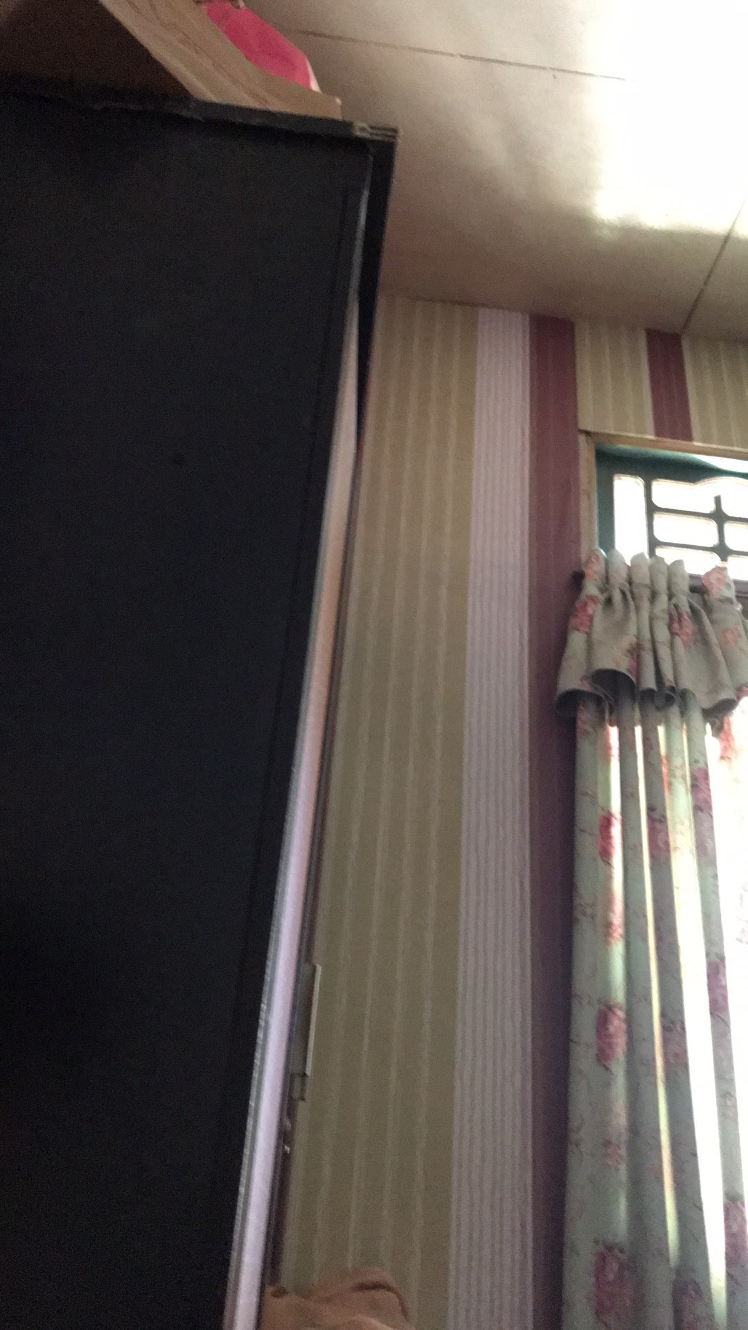 Gagang Pintu Lemari Bahan Aluminium Alloy Bentuk T T Warna Emas / Hitam