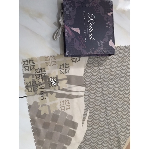 PRELOVED Radwah scarf