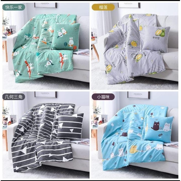 Bantal selimut karakter lucu