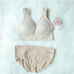 Munafie Bra Set / Celana dalam + BH