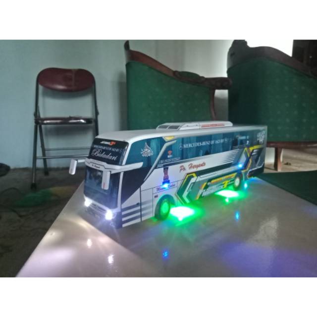 Miniatur bus RC remot control cas Po haryanto Bidadari