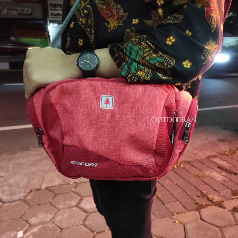 TAS SELEMPANG CONSINA ESCORT M-Tas Selempang