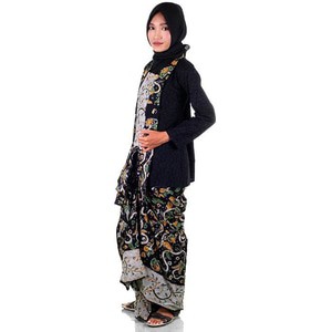 Setelan RNB Kebaya Embos Kutubaru + Rok Batik Rimple Kinanti 2 (Hitam)