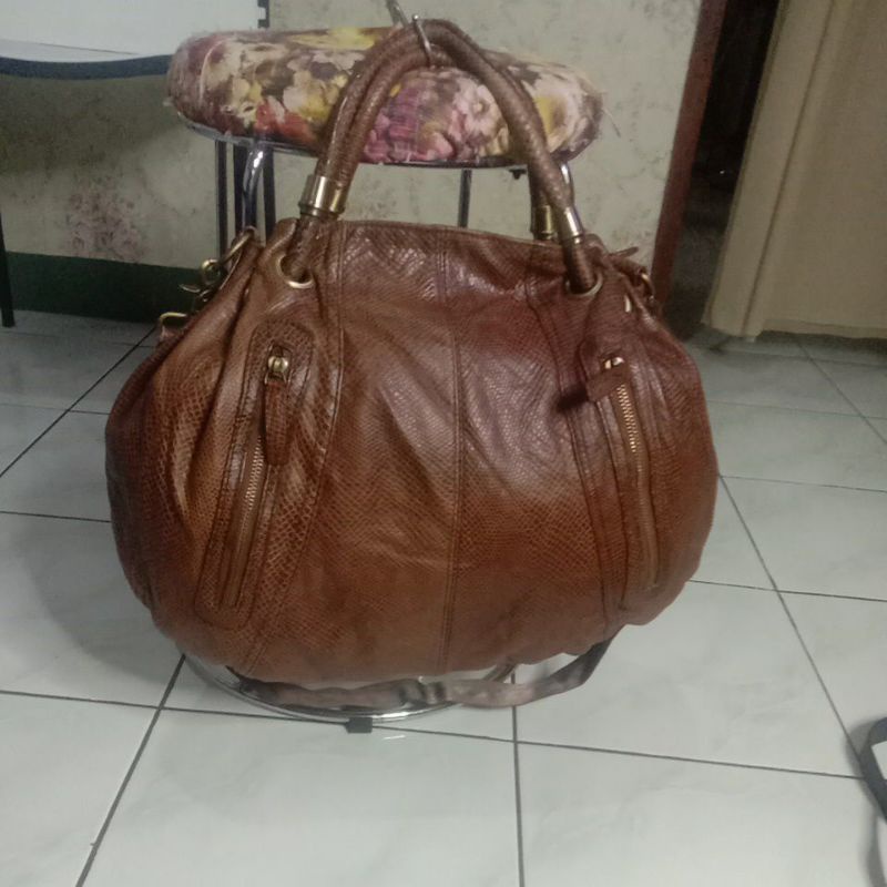 tas seken kulit asli motip ular' no brend