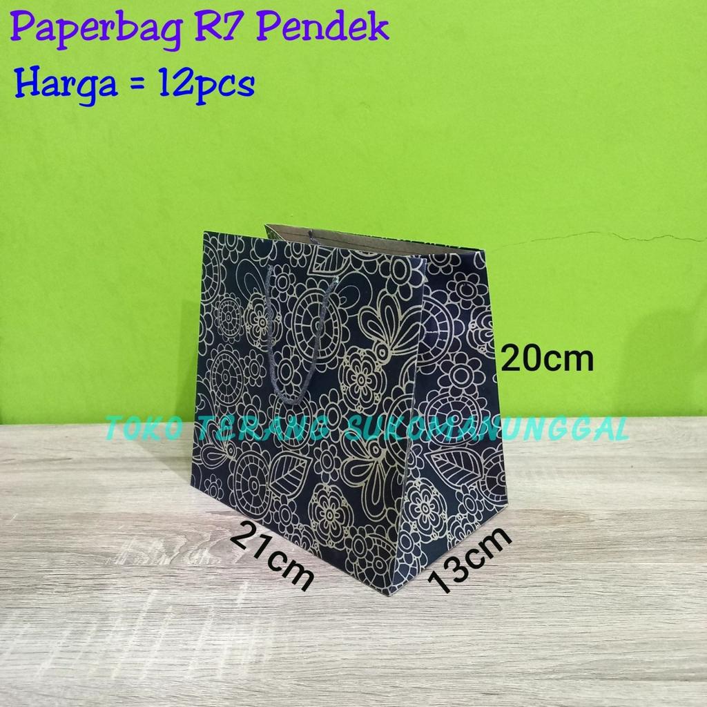 

Isi 12pc Paperbag R7 PENDEK 21x20 batik lusinan / tas kertas motif batik 21 x 20 / tas kertas batik / paperbag