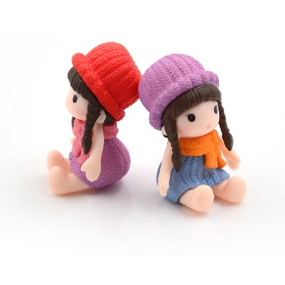 Miniatures - Lovely Girl With Knitting Hat