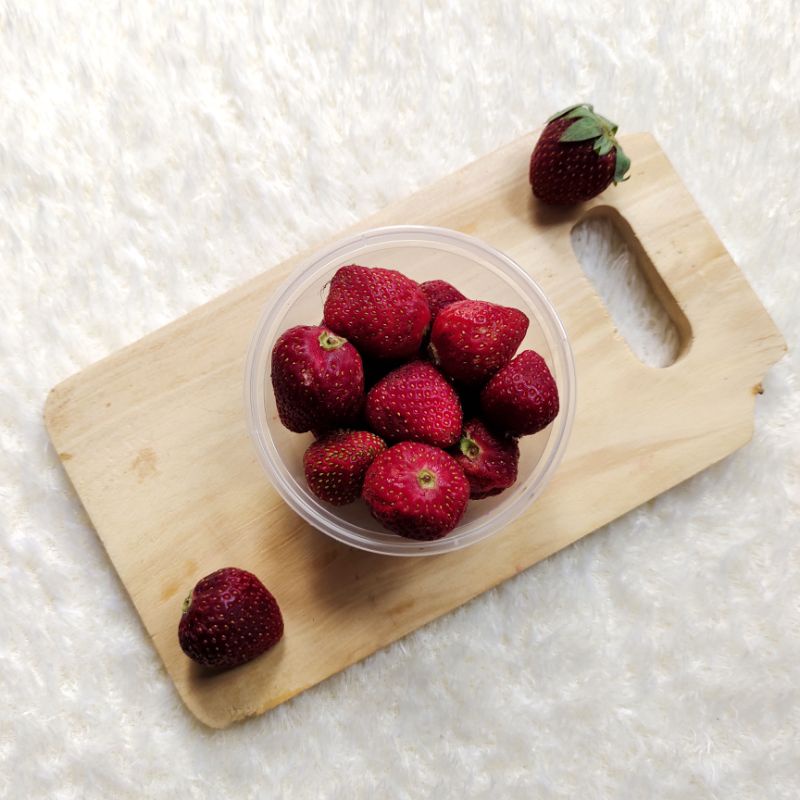 

FRESH STRAWBERRY SEGAR 200GRAM