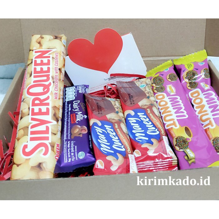 

SPECIAL GIFT / paket hampers hadiah valentine coklat +kartu ucapan + kado kotak box