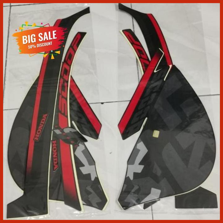 Lestari Motor2// Stiker Bodi Lis Body Striping Scoopy 2021 Sporty Hitam Merah