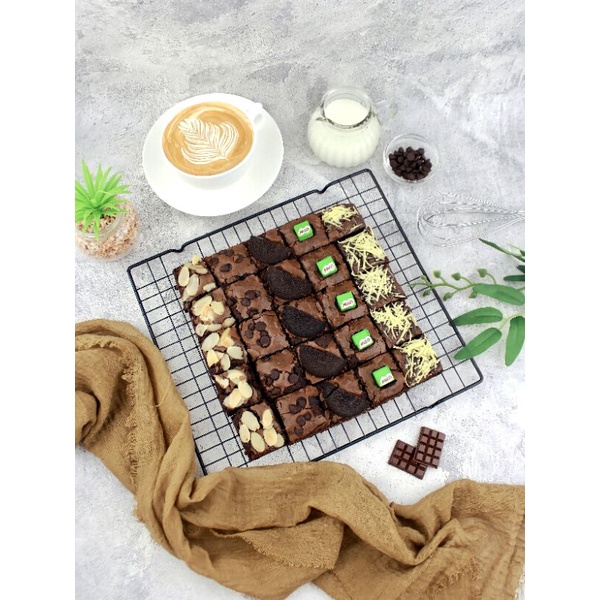 

FUDGY BROWNIES SEKAT ENAK
