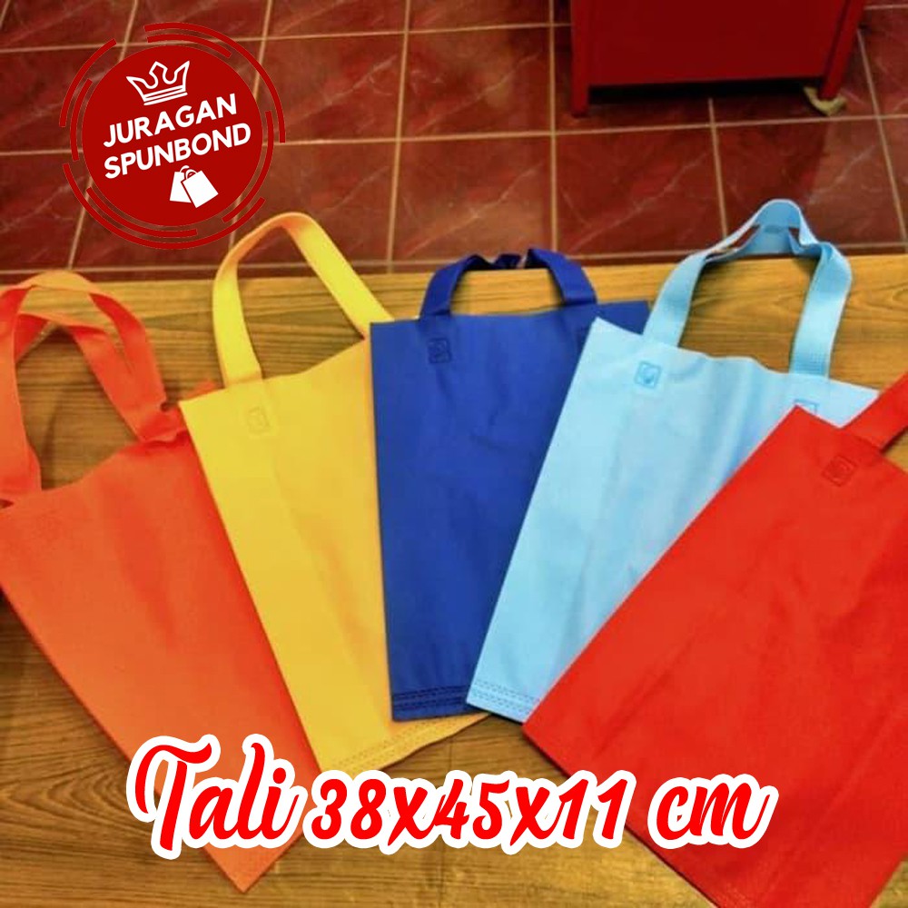 

Kantong Spunbond / Tas Kain / Goodie Bag Polos Tas Souvenir / Kantong Souvenir (38x45x11)