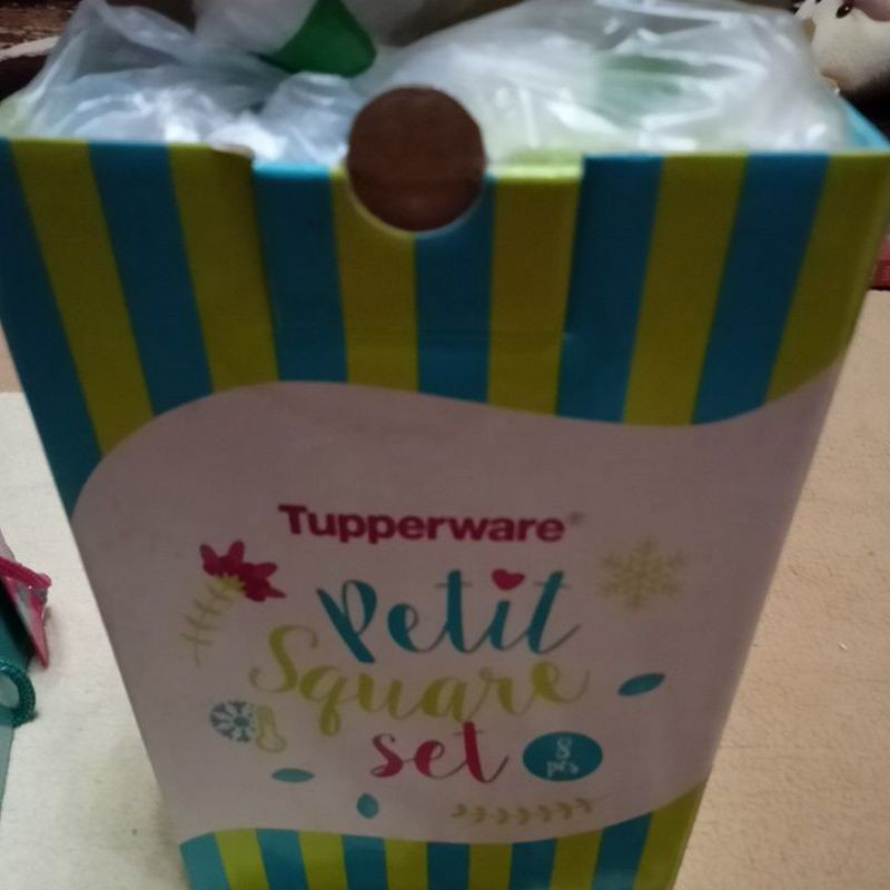 

TUPPERWARE