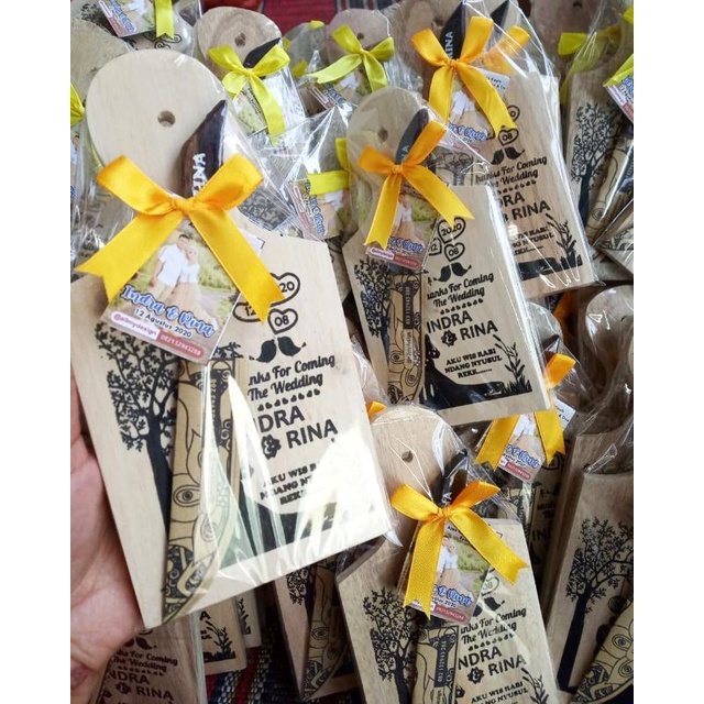 SOUVENIR PERNIKAHAN MURAH SOUVENIR CUSTOM SOUVENIR TALENAN KAYU SET PISAU