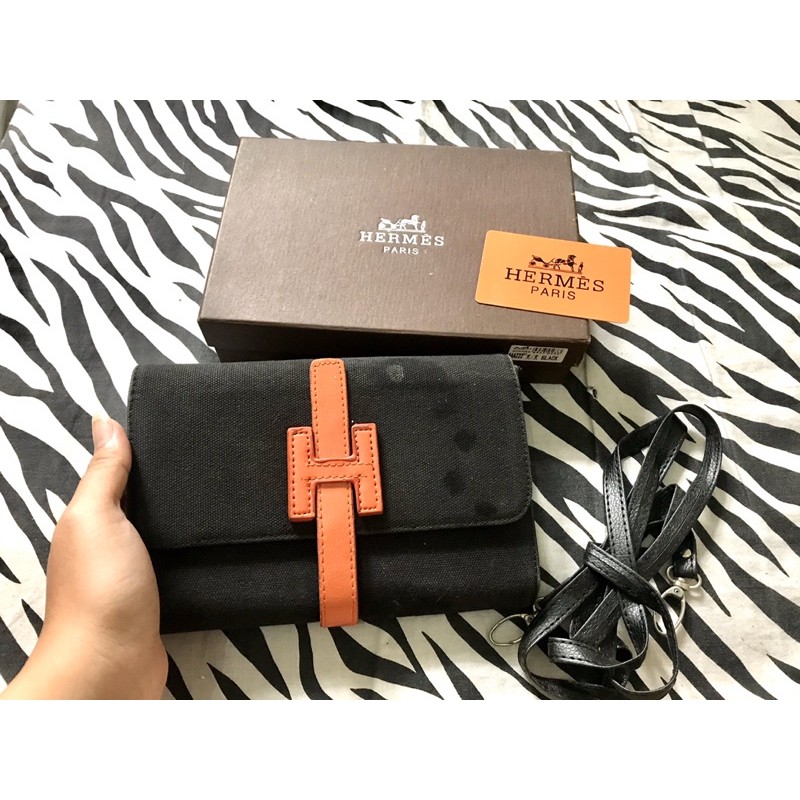 PRELOVED TAS CLUTCH HERMES (BUKAN ORI)