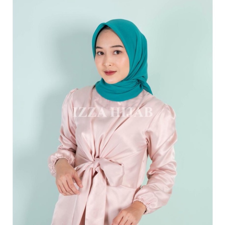 hijab segiempat BELLA SQUARE pollycatoon fine by izza