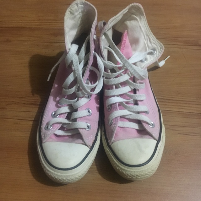 Preloved sepatu converse pink