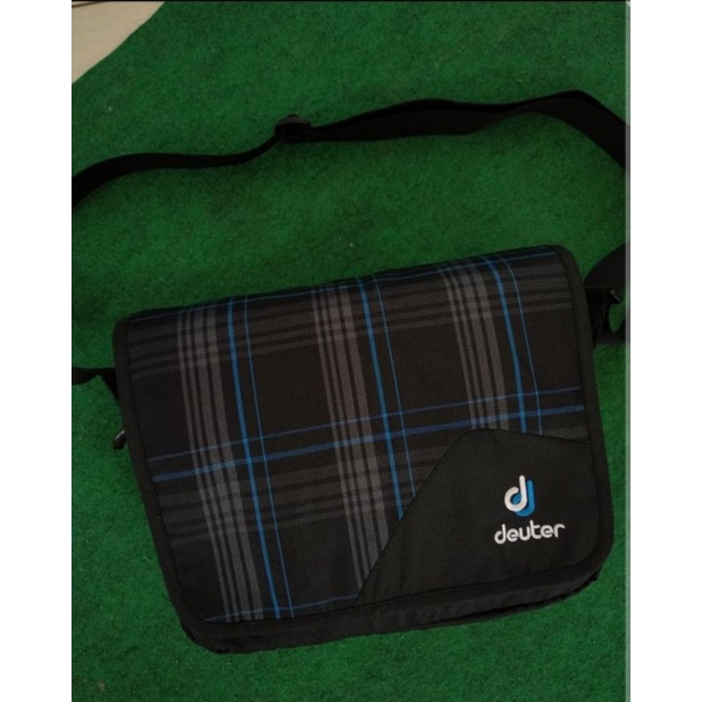 Tas Selempang Deuter Attend Second Original