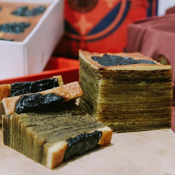

BAYAR DITEMPAT HAMPERS PARCEL IMLEK CNY KUE LAPIS PLUM KUE KERING DIJAMIN ENAK SALE Kode 879
