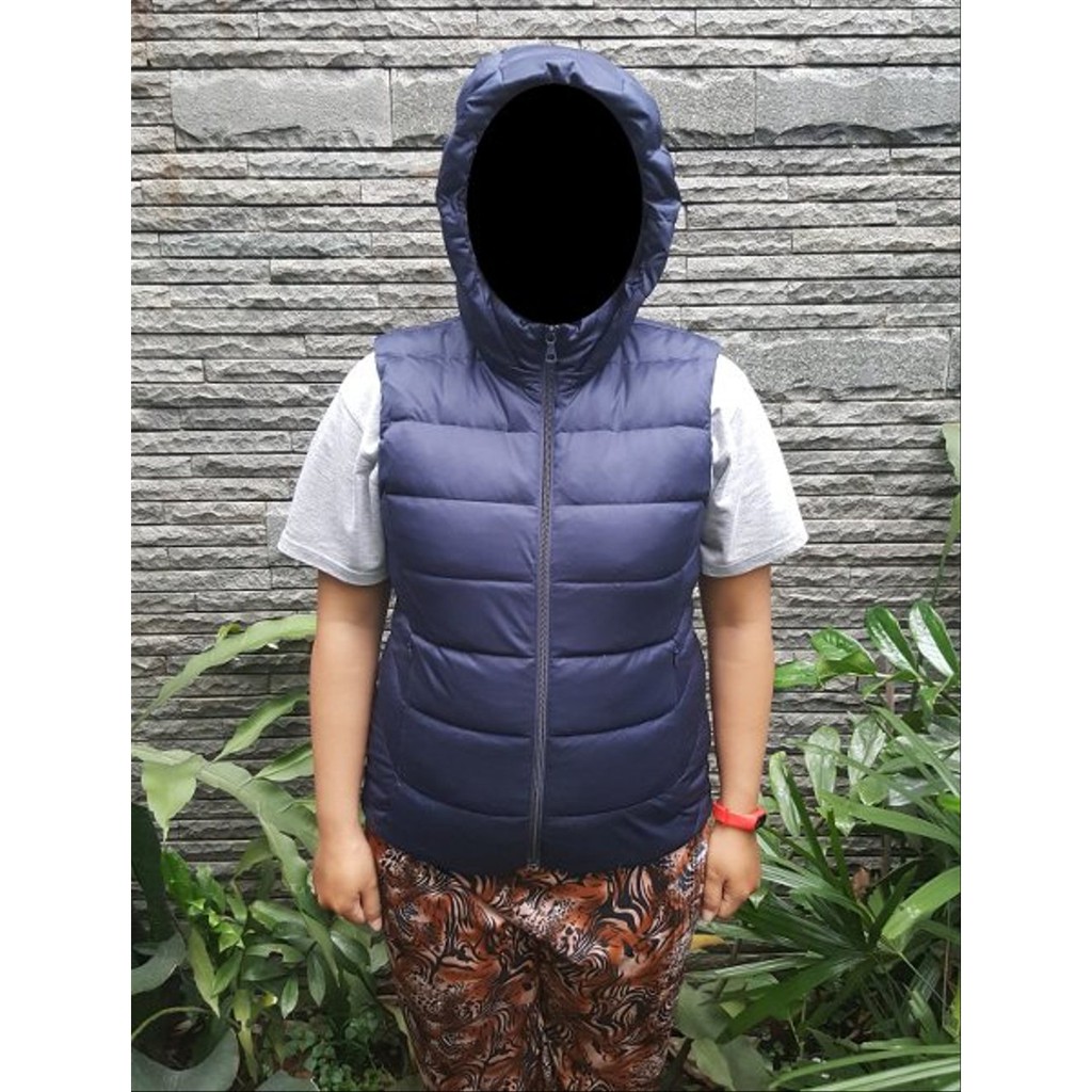 ROMPI VEST UNIQLO BULU ANGSA WOMEN ULTRA LIGHT STRETCH DOWN HOODIE ULD WINTER DARK NAVY SIZE L SLIM