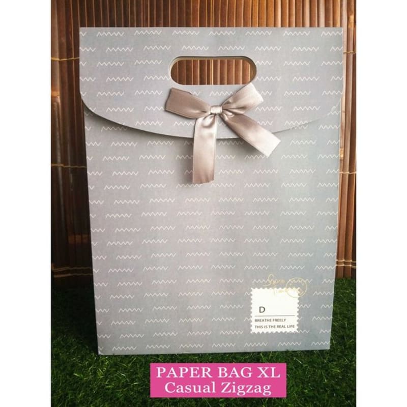 

Paper Bag Motif / Tas Kertas Kado / Tas Ulang tahun - XL Casual