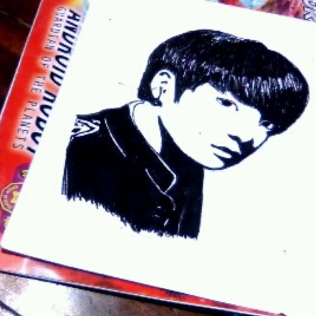 

Lukisan wajah hitam putih spidol