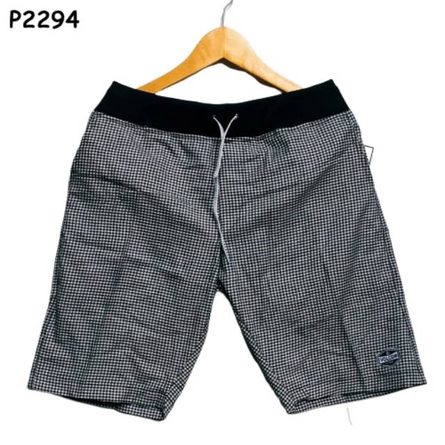 Celana Pendek Kolor Volcom