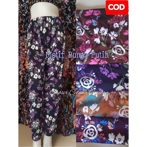 Celamis motif bunga putih