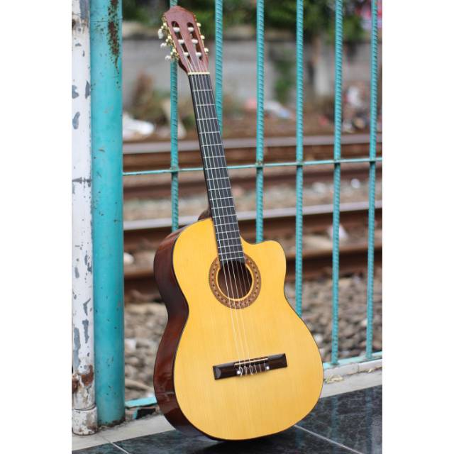 Gitar Klasik Nilon Untuk Pemula Bonus Tas, Senar, Pick