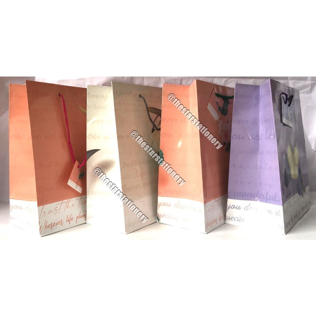 

(1 Pak Isi 10 Pcs) Paper Bag KIKY C 33*26.5*13.5 Cm / Goodie Bag Kiky C / Tas Tali Kiky C