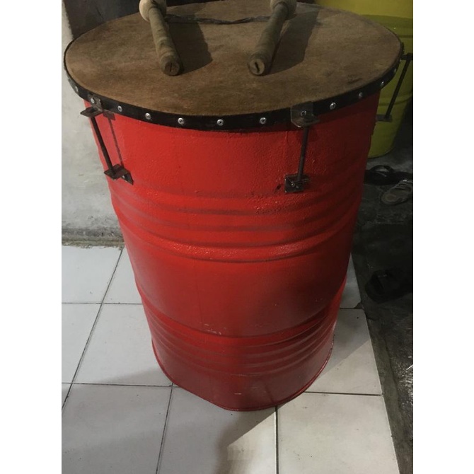 Bedug kulit sapi ukuran drum besar