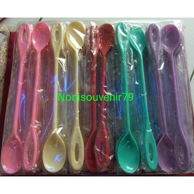 Souvenir pernikahan sendok jus kemas plastik