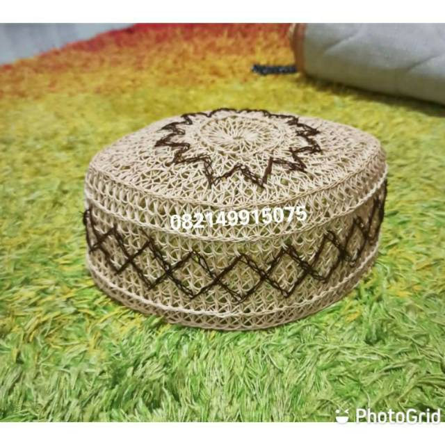 Peci/Songkok/Kopiah Rotan Putih Motif Ketupat