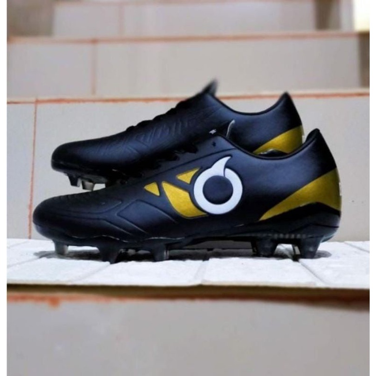 sepatu bola putsal ortus import