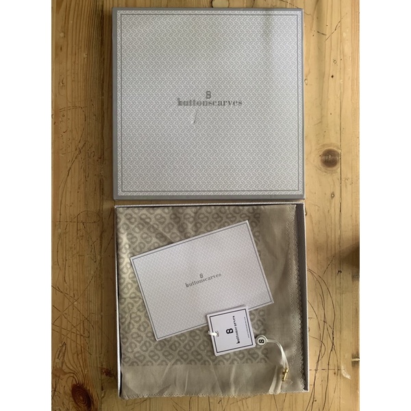 Buttonscarves tapis seed