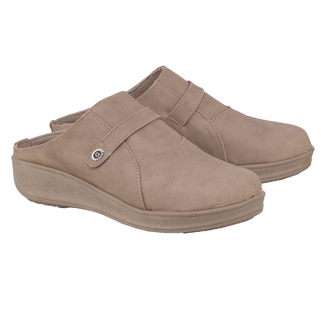 sandal bustong wanita / sandal bustong perempuan / sandal bustong cewek / sepatu sandal wanita /sepatu bustong wanita /sepatu slip on wanita /sepatu sandal bustong wanita /bustong sandal murah GOH055