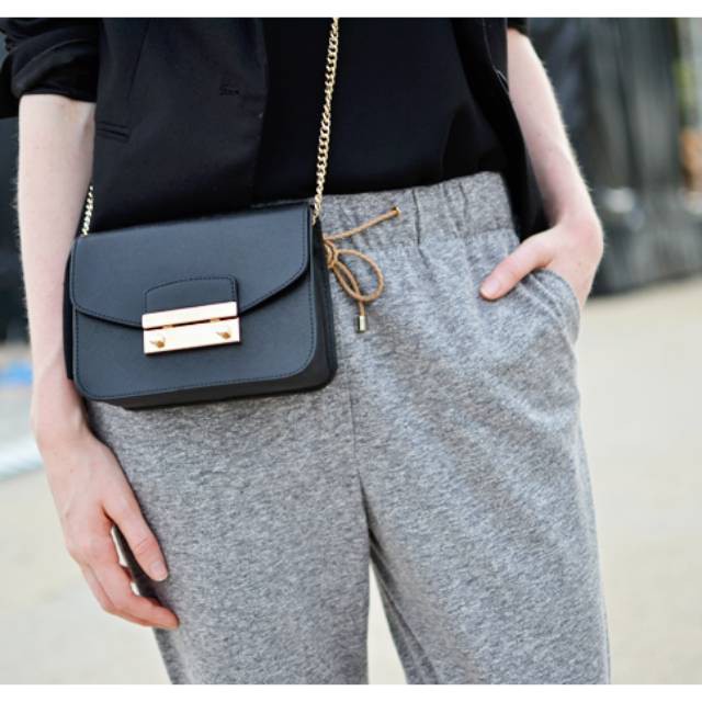 Hot Sale Tas Selempang Rantai Wanita Furla Metropolis Mini Premium Warna Hitam