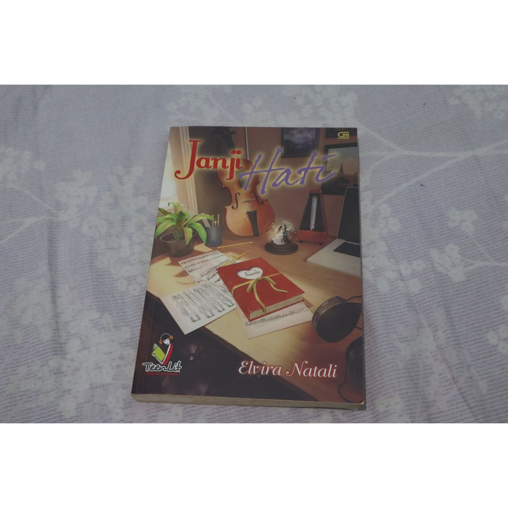 Preloved/Bekas Buku Janji Hati - Elvira Natali