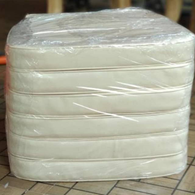 Bantalan Kursi tiffani atau kursi makan