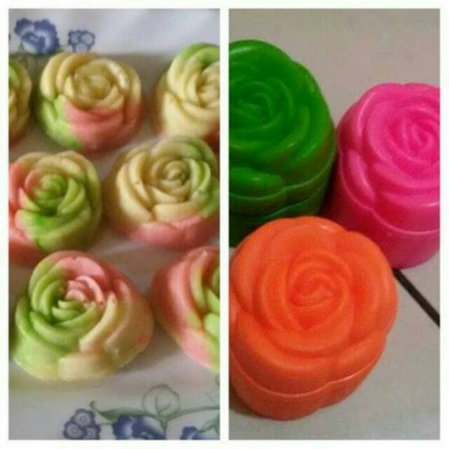 12pcs Cetakan bolu kue mawar kecil 5cm