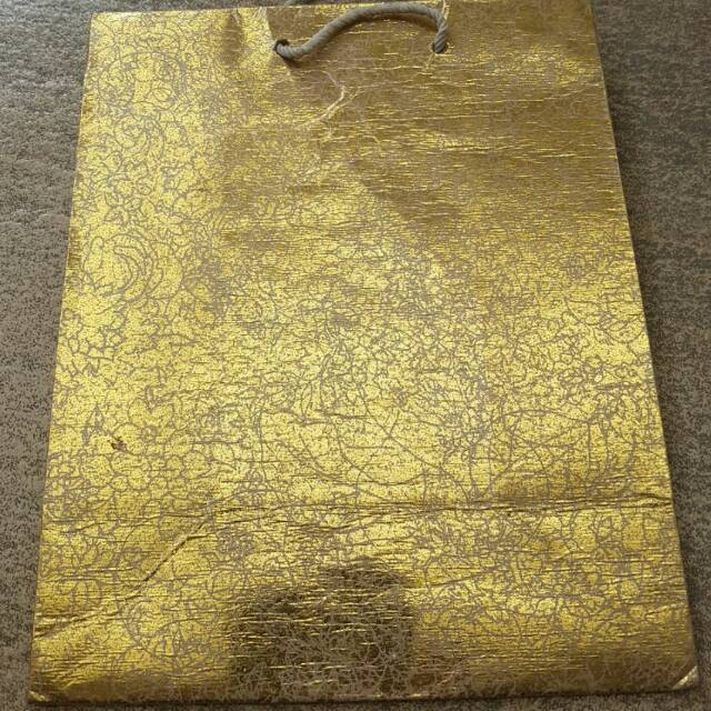 

GOODIE BAG GOLD SEDANG isi 12 pc