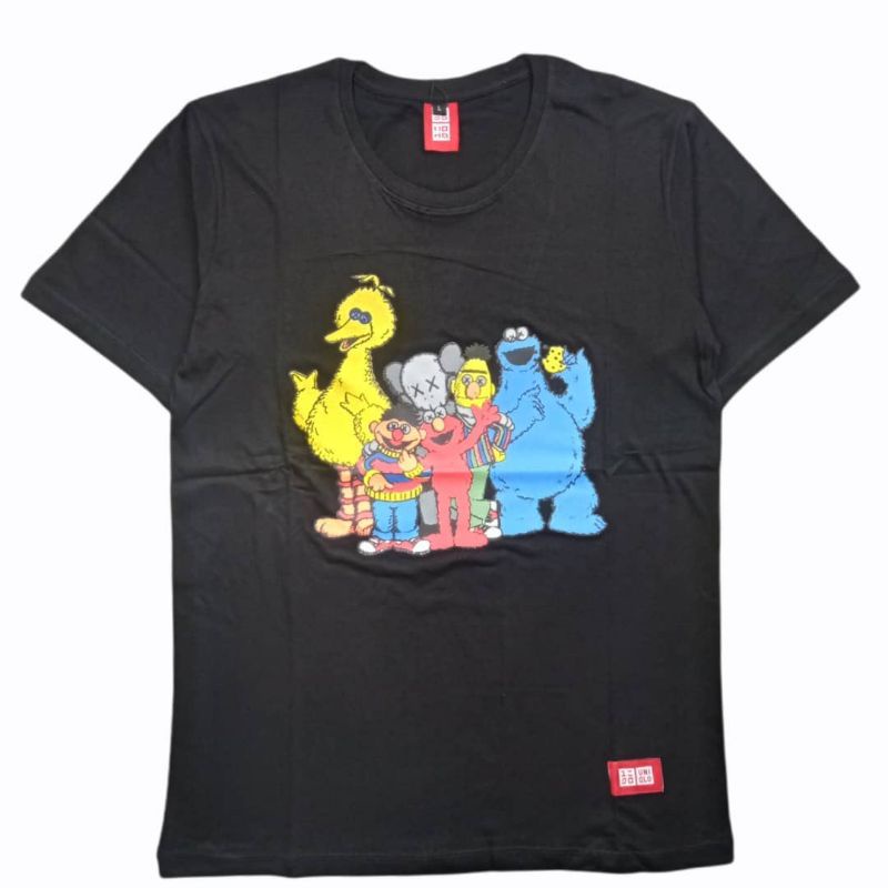 T-shirt Black dan putih Uniqlo Nobita / baju distro atasan terpopuler terlaris pria wanita pakaian dewasa unisex-Elmo hitam