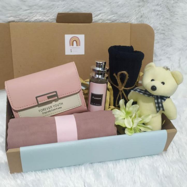 

Sangat enak // KTSRJ Hampers Kado Cewek/ Hampers Dompet/ Kado Ulangtahun/ Giftbox / Bella Square //Kirim Langsung