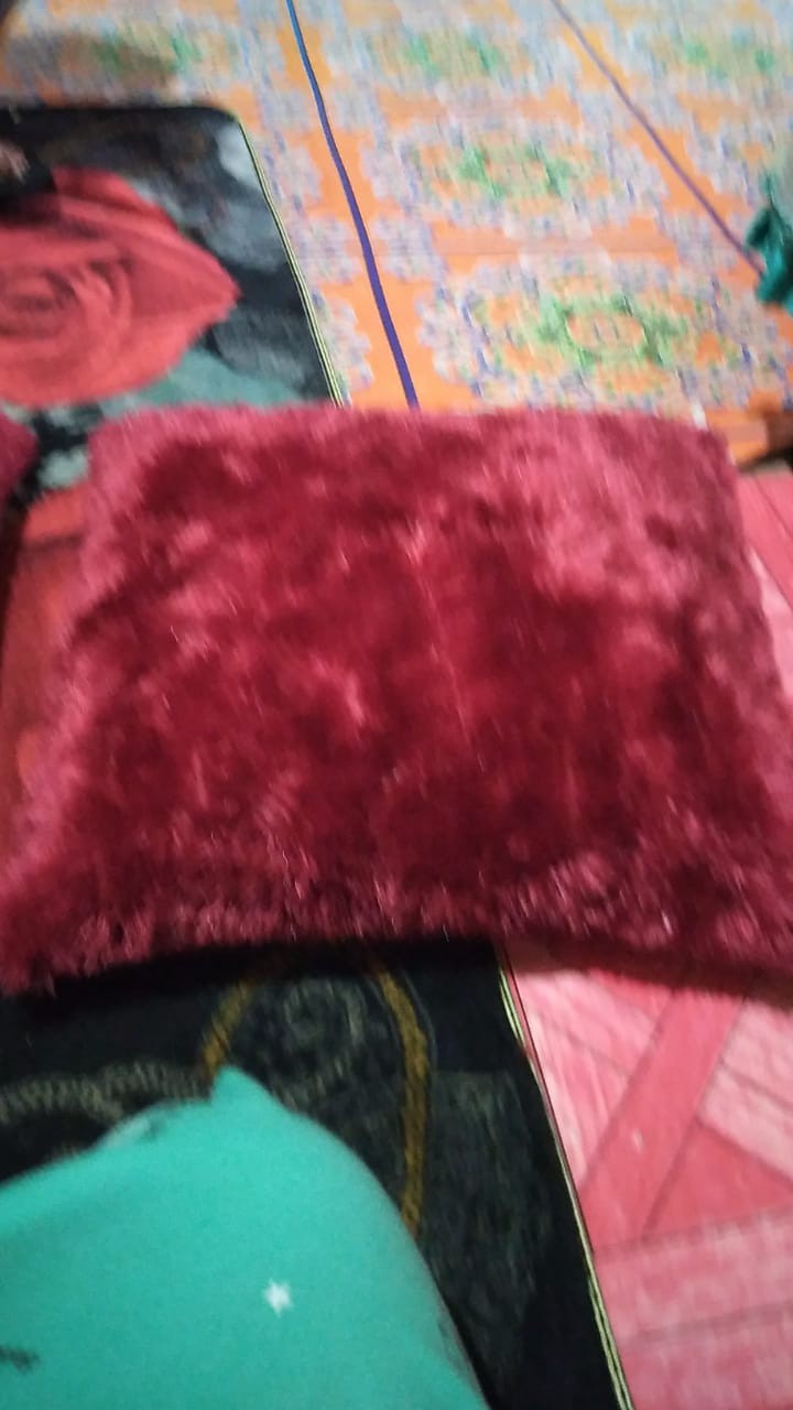 Sarung Bantal Sofa Bulu Polos Premium