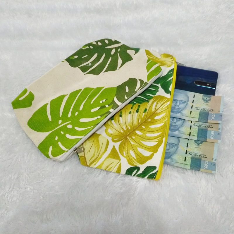 Pouch  kosmetik / kotak pencil / pouch maken up / dompet / dompet serbaguna