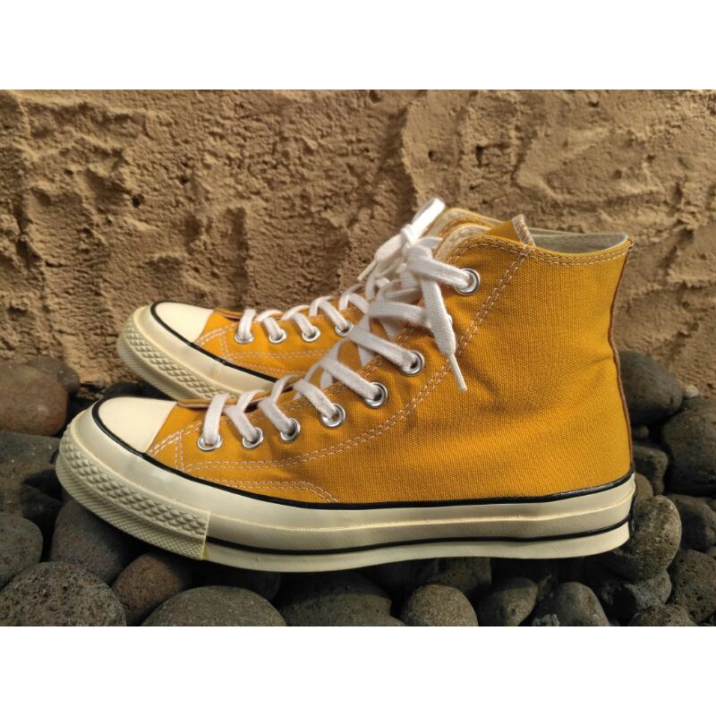 Converse sunflower
