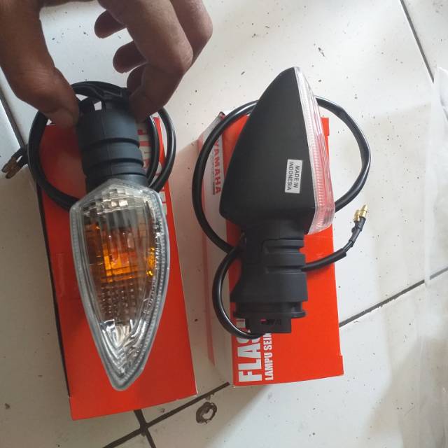 Lampu sein belakang yamaha R15 v3 original