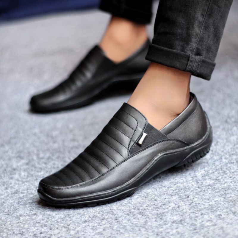 BADIL Sepatu Slip On Casual Pria Kulit Asli Slop Formal Santai Kerja Kuliah Kondangan