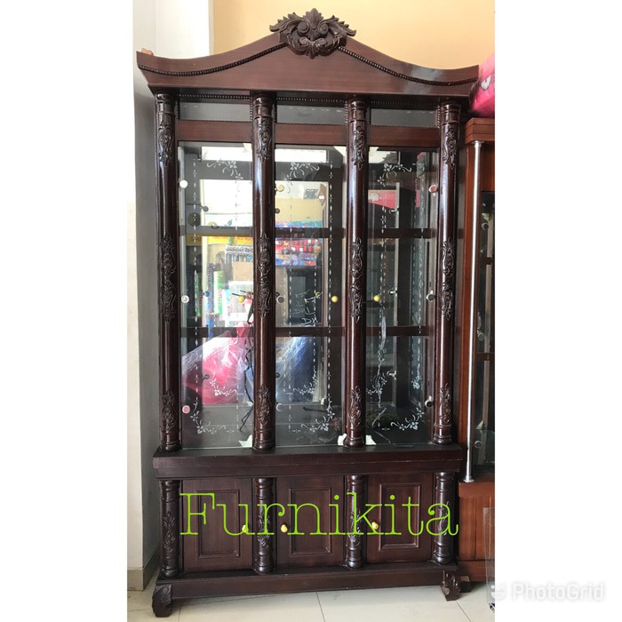 LEMARI BUPET PAJANGAN KRISTAL 3 PINTU KAYU